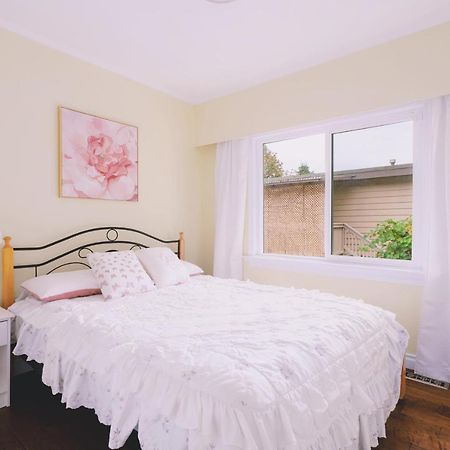 Lovely 3 Bedroom Port Moody Spacious Home 6 People Free Parking Экстерьер фото